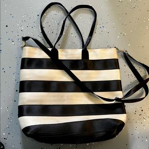 Harvey’s Seatbelt Bag